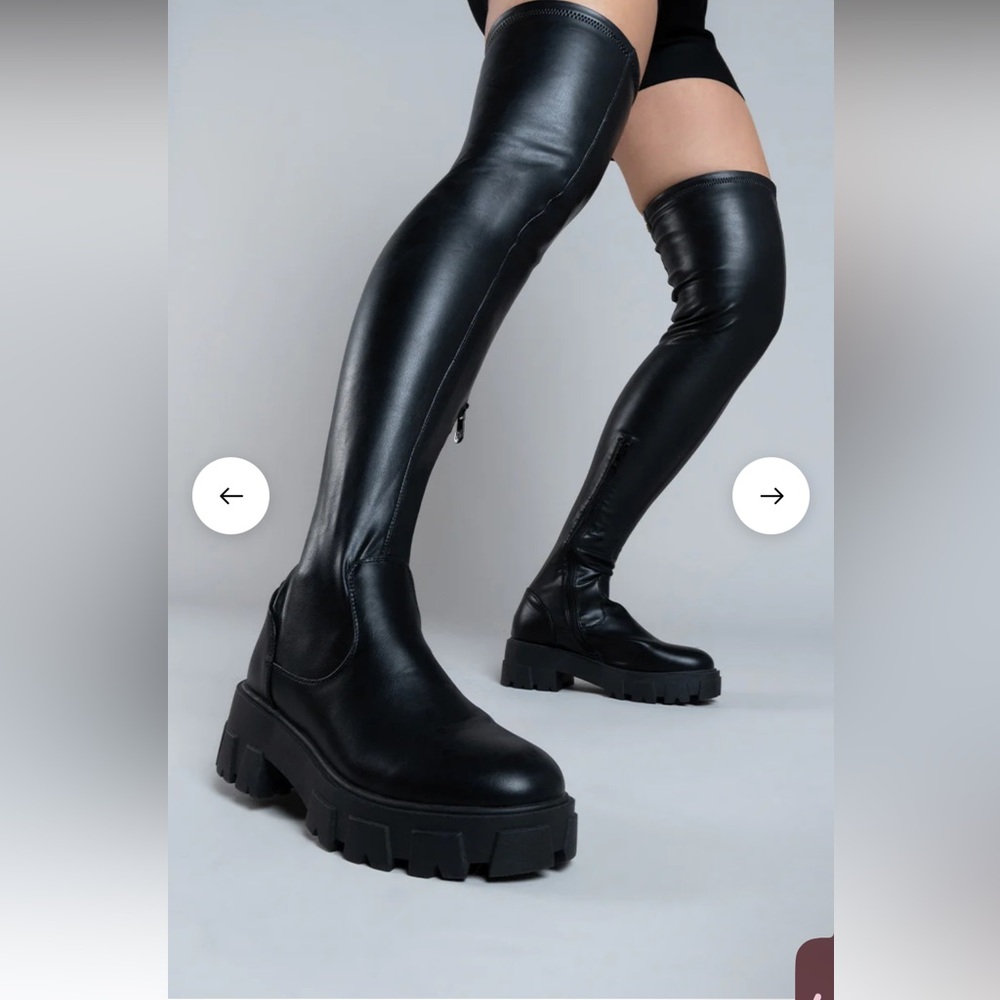 Akira Azeala Wang Eureva Black Over-the-Knee Boots Stretch with Box